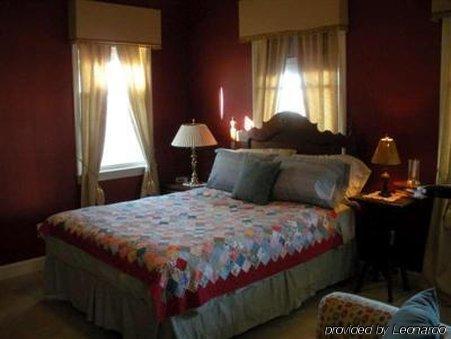 Haynes Bed And Breakfast 格林斯伯勒 客房 照片